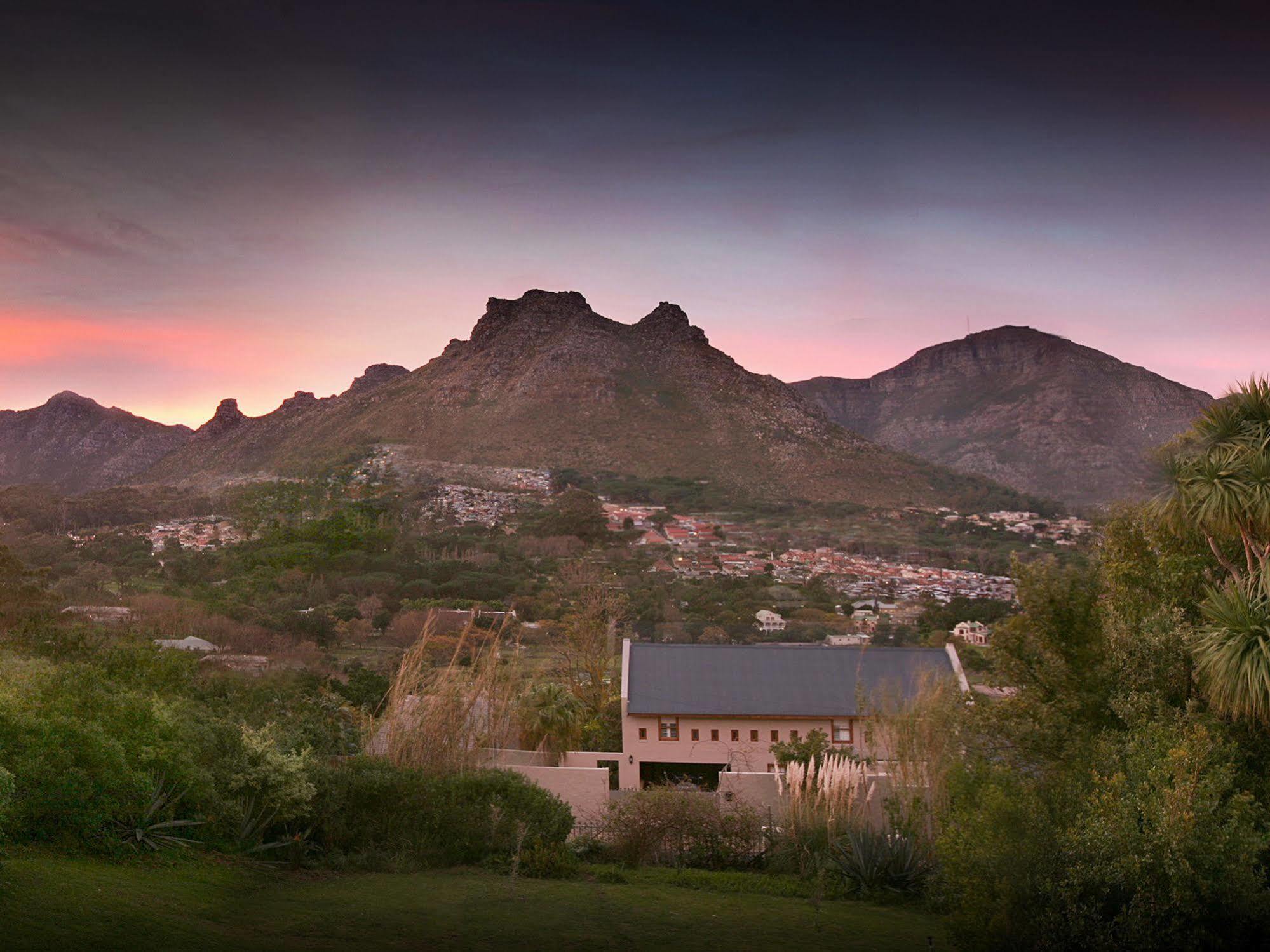 Art Gallery Guest House - Thandekayo Hout Bay Exterior foto